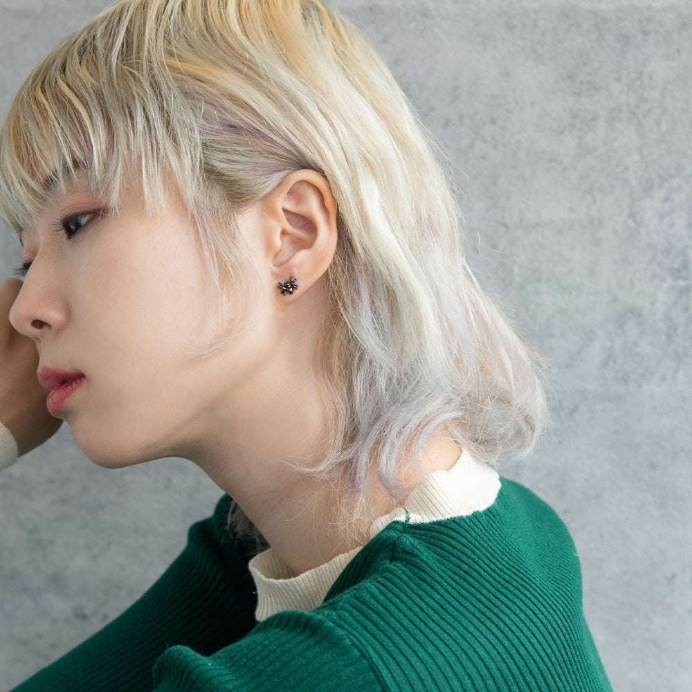 ボディピアス 蜘蛛 クモ スパイダー ストレートバーベル ネジ式 サージカルステンレス 14G 【1個販売】