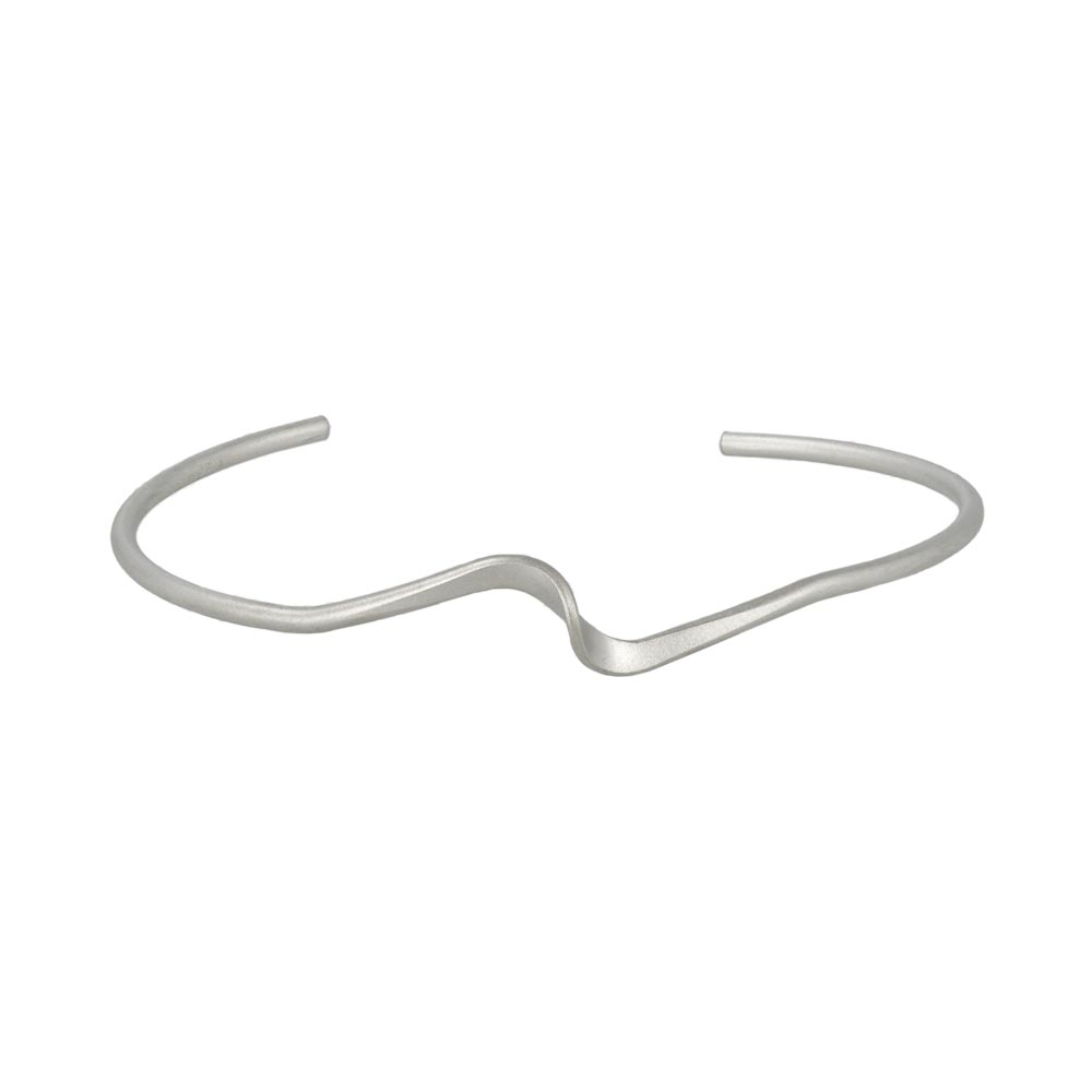 ブレスレット ニッケルフリー sable silver メタル センター ツイスト スリム ライン ハーフバングル