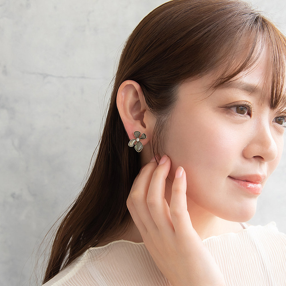 イヤリング ニッケルフリー メタル ストーン シェル フラワー 花 ネジバネ式イヤリング