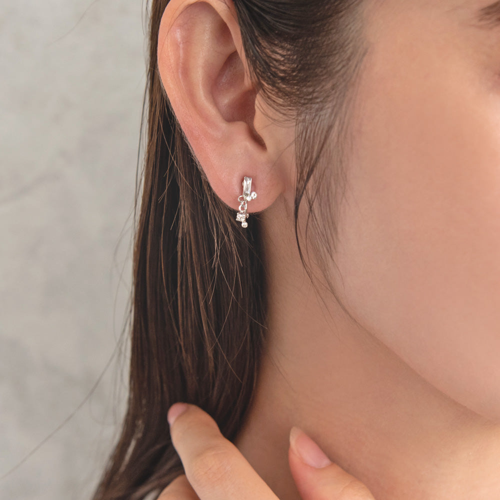 イヤリング ニッケルフリー メタル ミニ ストーン レクタングル 下がり ネジバネ式イヤリング