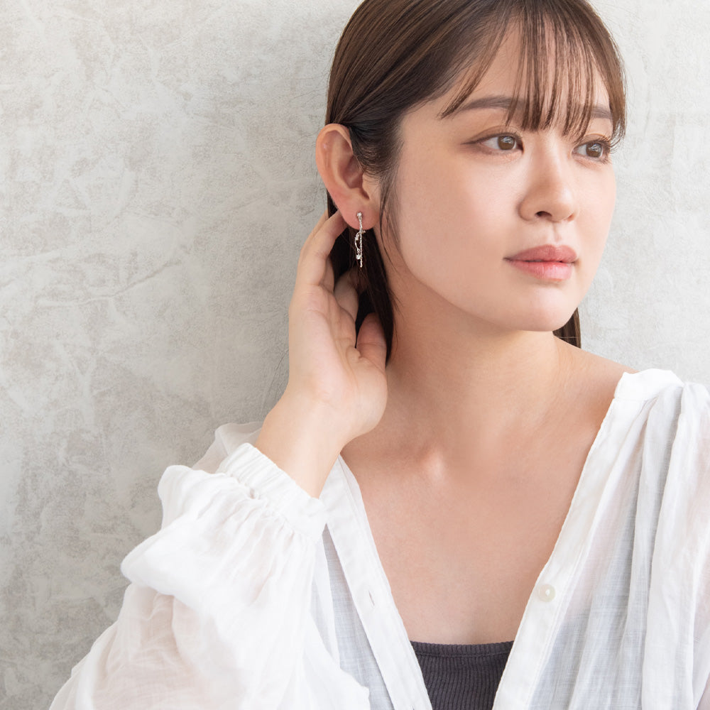 イヤリング ニッケルフリー メタル ワイヤー ウェーブ ミニ ストーン チェーン 下がり ネジバネ式イヤリング