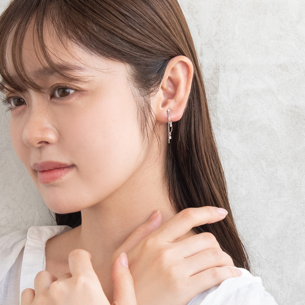 イヤリング ニッケルフリー メタル ワイヤー ウェーブ ミニ ストーン チェーン 下がり ネジバネ式イヤリング