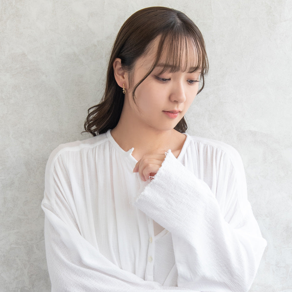 イヤリング ニッケルフリー メタル ワイヤー クロス ドロップ ミニ カラーストーン 下がり ネジバネ式イヤリング