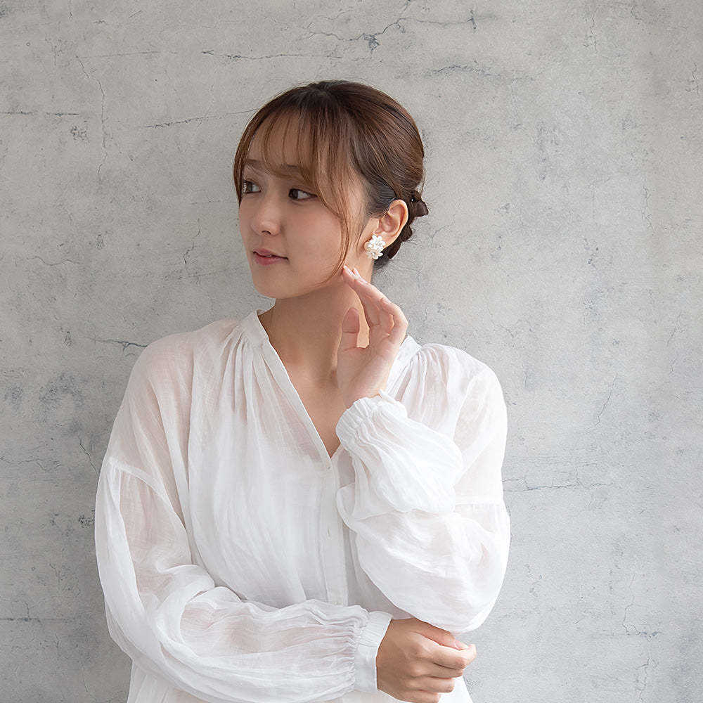 Classy イヤリング ニッケルフリー フラワー パール ネジバネ式イヤリング