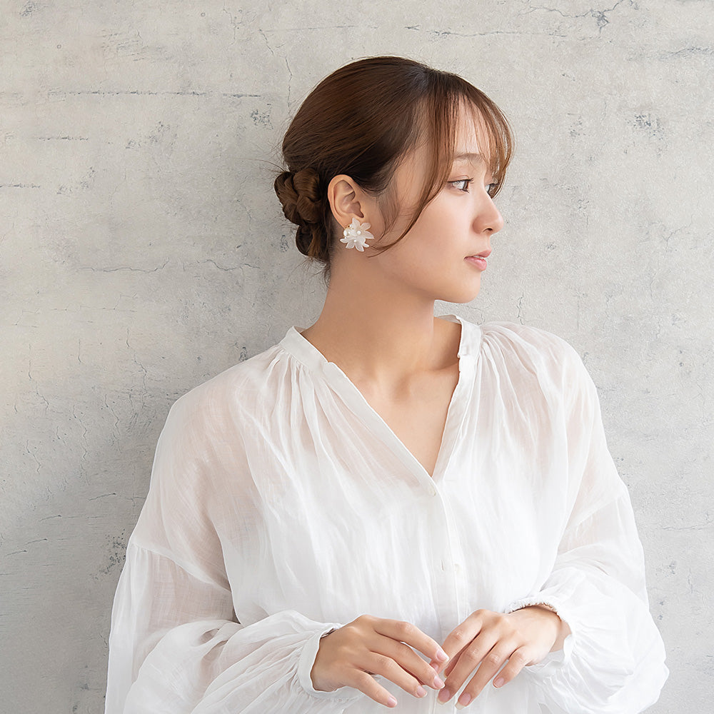 Classy イヤリング ニッケルフリー フラワー パール ネジバネ式イヤリング