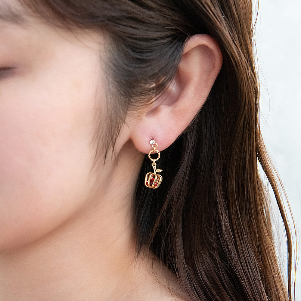 樹脂ピアス ニッケルフリー メタル リング 立体フレーム りんご 林檎 カラー ストーン スタッドピアス