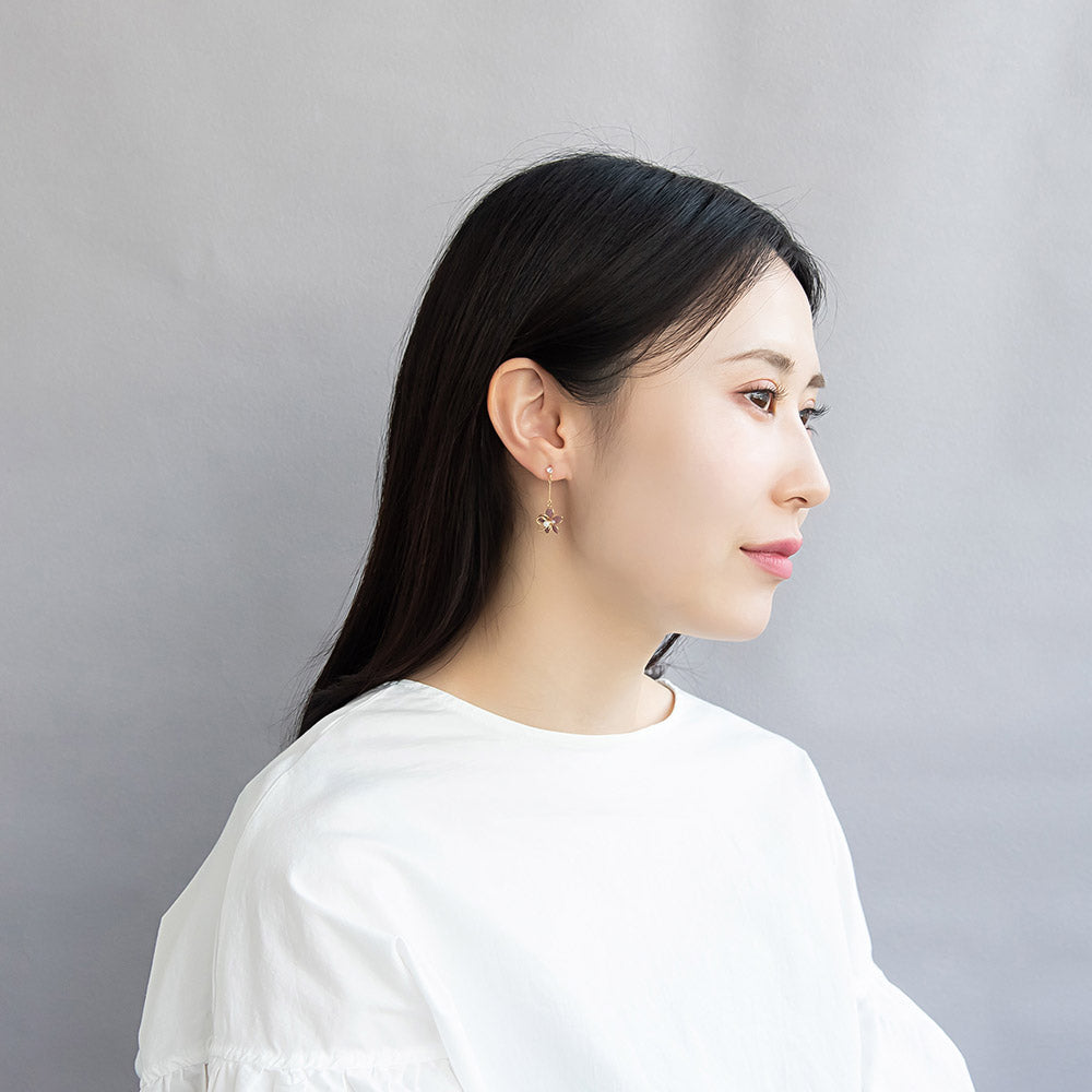 樹脂ピアス ニッケルフリー メタル ワイヤーフラワー 花 ストーン パール スタッドピアス