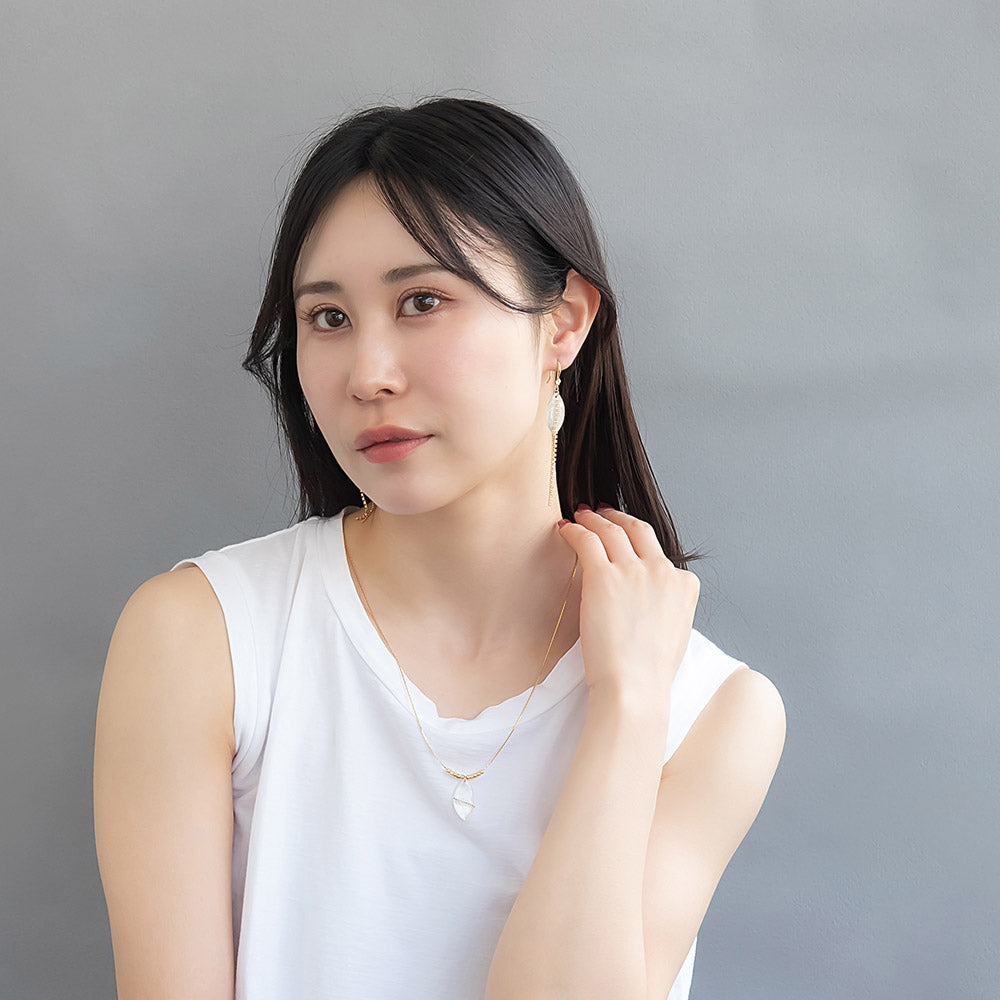 ネックレス ニッケルフリー メタル ボール ビーズ ラメ シェル アーモンド ロングネックレス