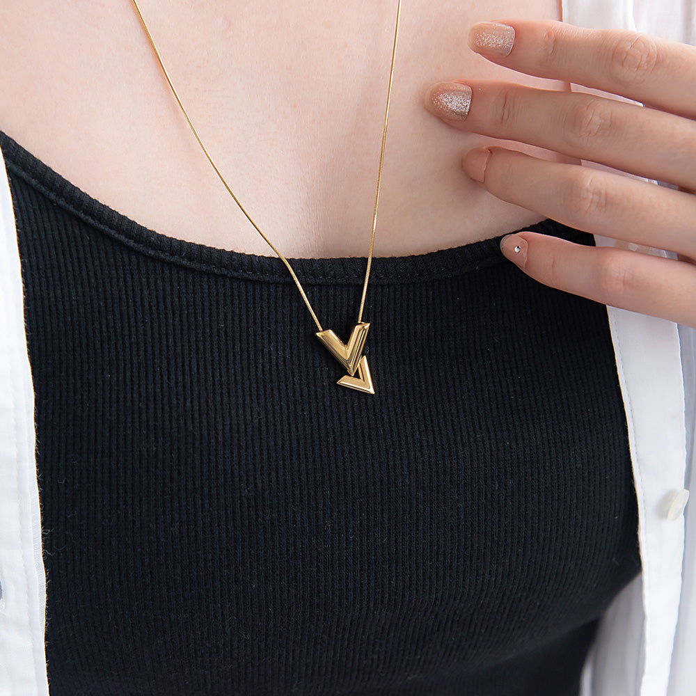 ネックレス ステンレス スネークチェーン メタル V字型 ラリエット ロングネックレス