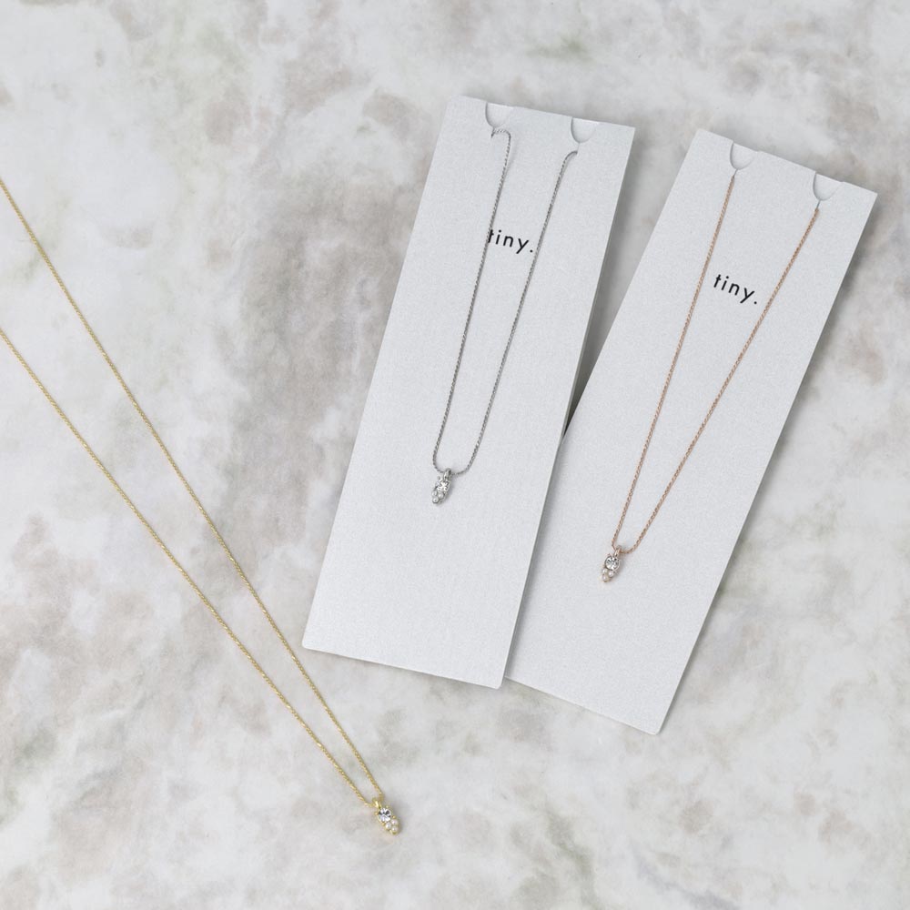 ネックレス tiny. ニッケルフリー メタル ストーン トリプル パール 小粒 超極細 チェーン プチネックレス