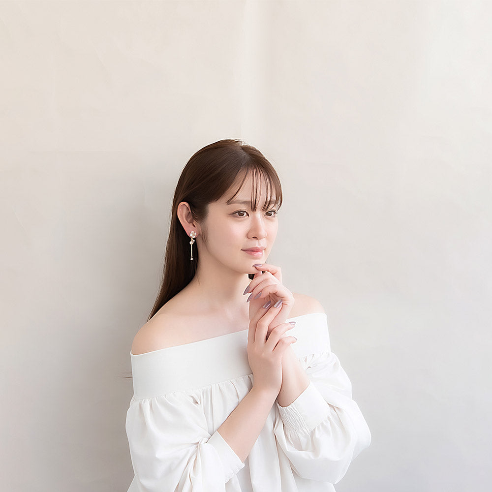 ピアス ニッケルフリー メタル フラワー 花 パール クリア ビーズ チェーン 下がり ステンレスポスト スタッドピアス