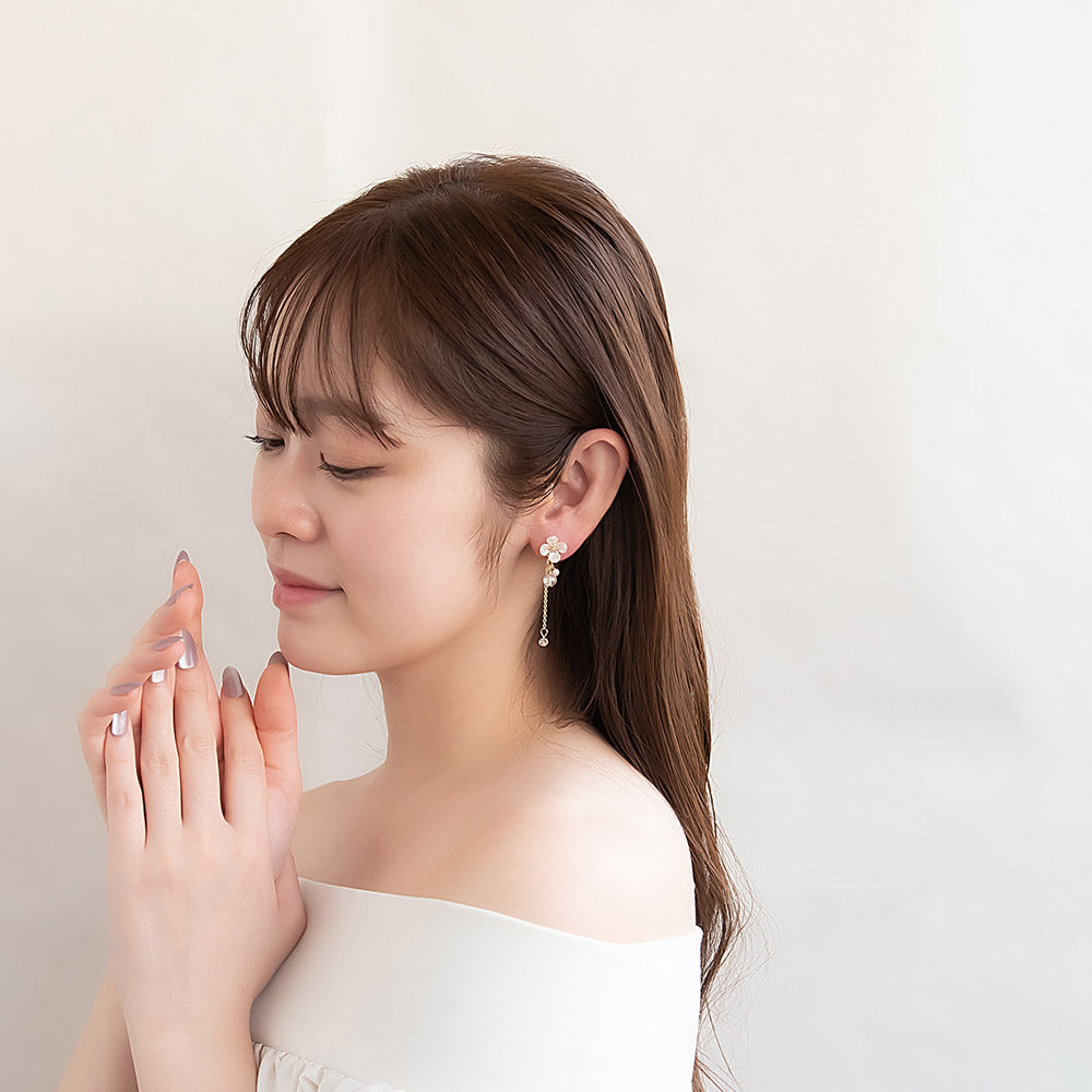 ピアス ニッケルフリー メタル フラワー 花 パール クリア ビーズ チェーン 下がり ステンレスポスト スタッドピアス