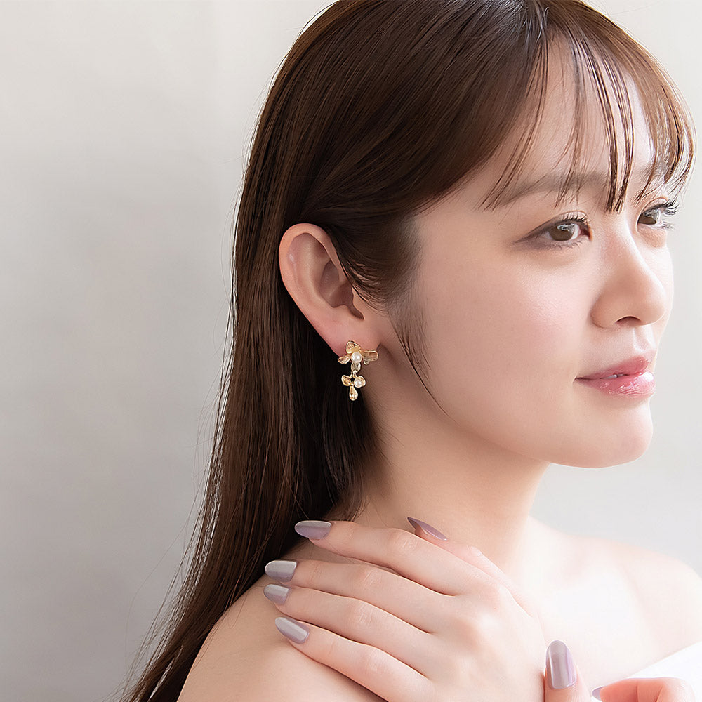 ピアス ニッケルフリー メタル パール フラワー 花 ダブル ステンレスポスト ドロップピアス