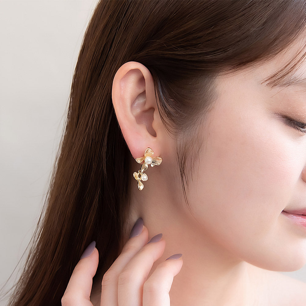 ピアス ニッケルフリー メタル パール フラワー 花 ダブル ステンレスポスト ドロップピアス