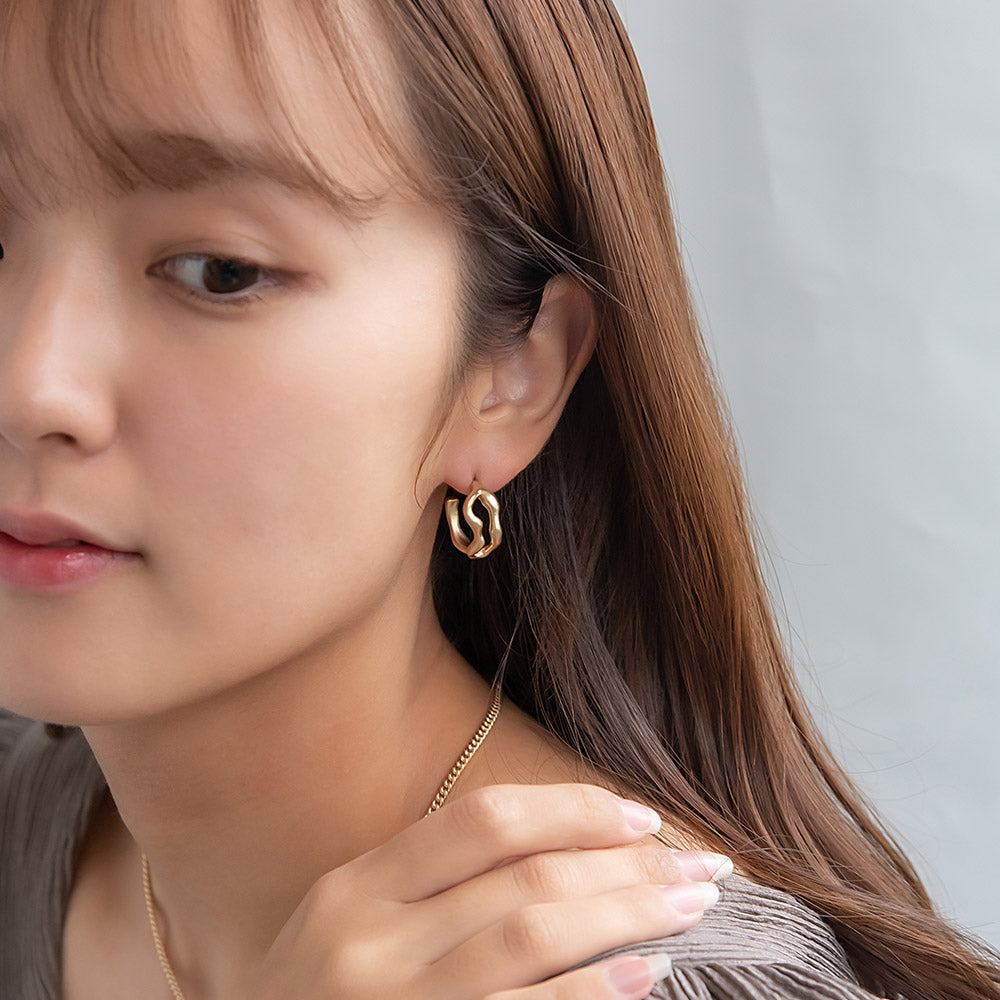 ピアス sable gold ウェーブ オーバル ライン ステンレスポスト C型 スタッドピアス