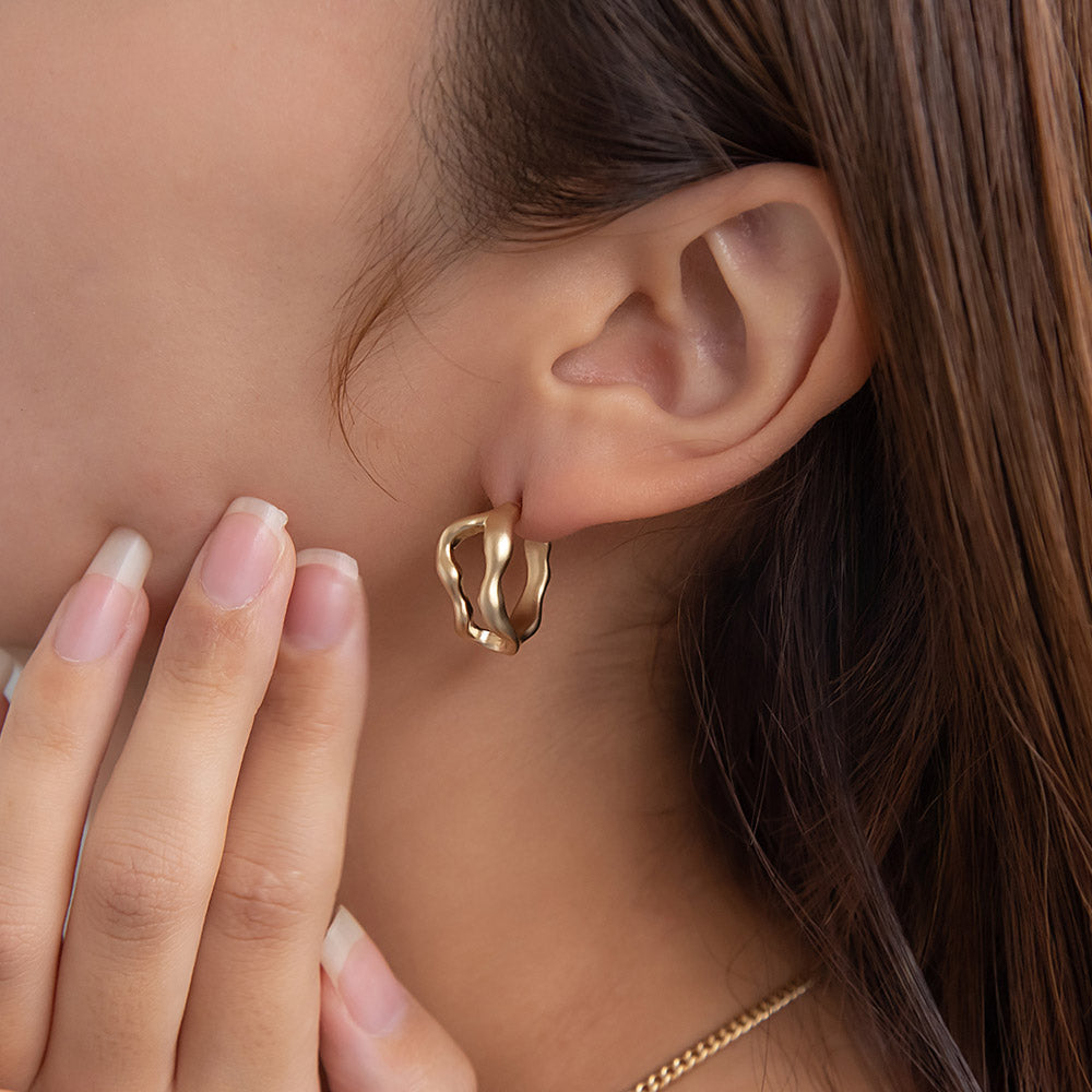 ピアス sable gold ウェーブ オーバル ライン ステンレスポスト C型 スタッドピアス