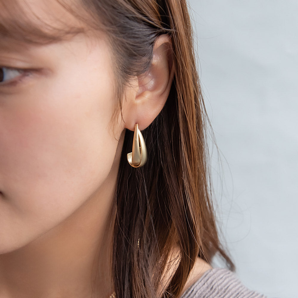 ピアス ニッケルフリー sable gold ダブル クロス ライン ドロップ ステンレスポスト J型 スタッドピアス