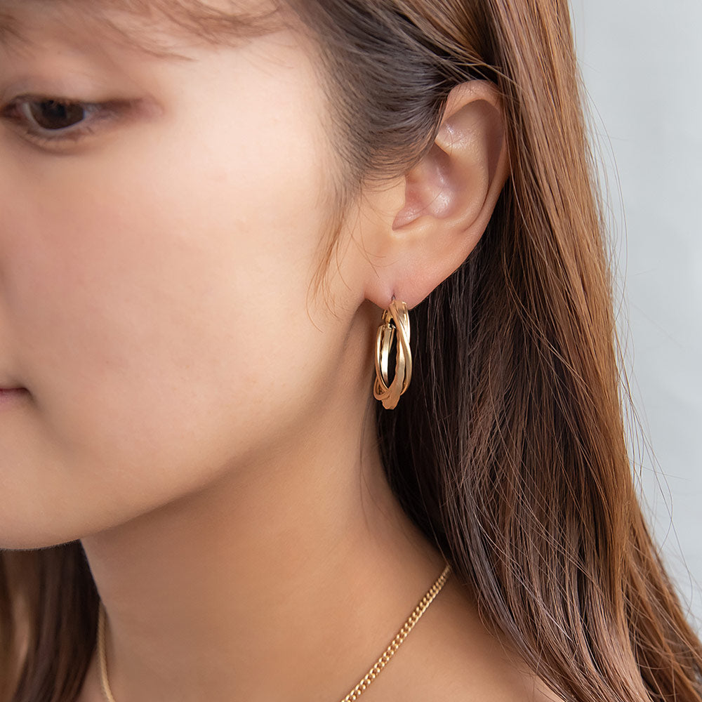 ピアス ニッケルフリー sable gold トリプル クロス ライン テクスチャー ステンレスポスト フープピアス