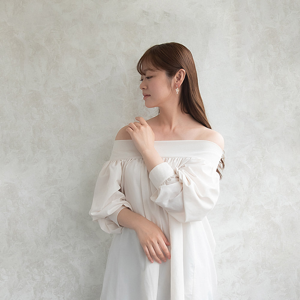 ピアス ニッケルフリー ビジュー フラワー バラフライ ステンレスポスト スタッドピアス