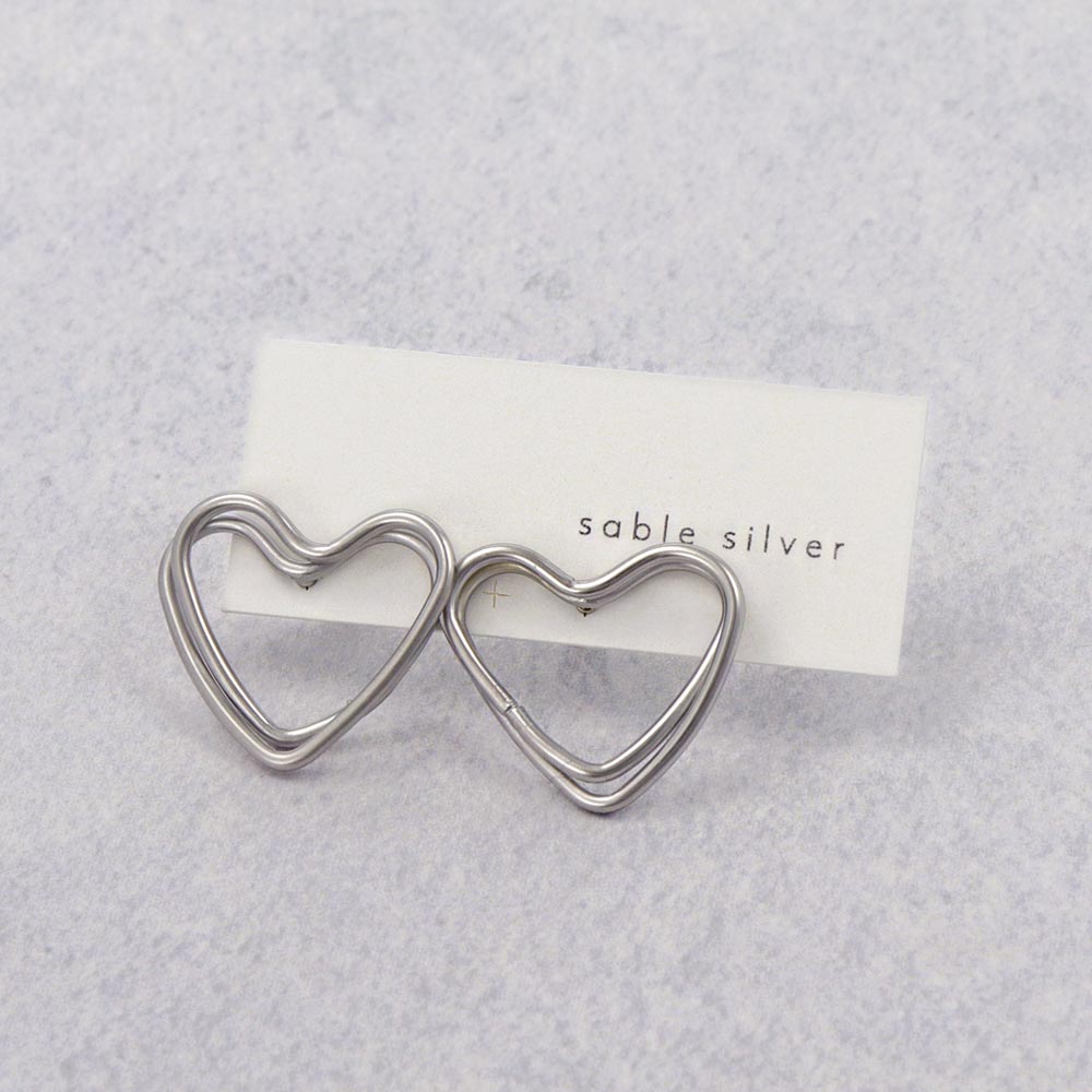 ピアス ニッケルフリー sable silver メタル ダブル ライン ハート スタッドピアス
