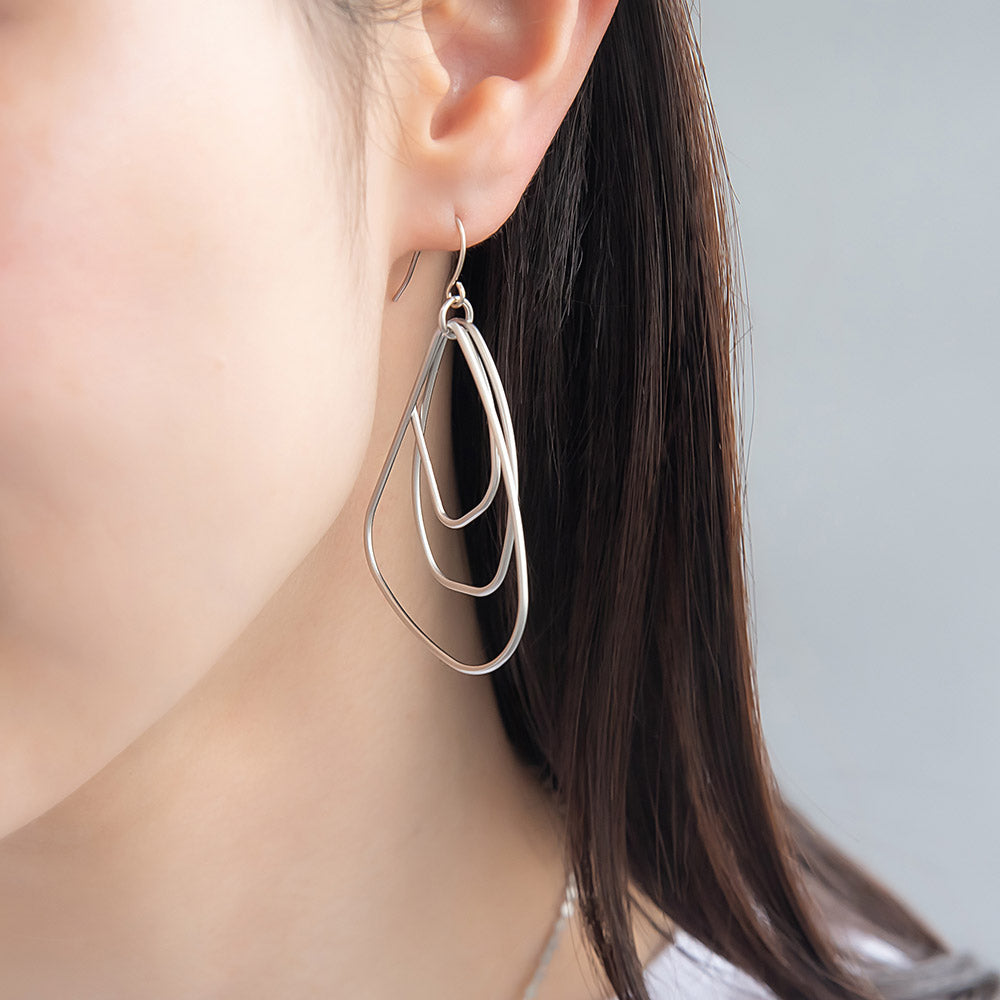 ピアス ニッケルフリー sable silver メタル トリプル レイヤード マルチ 変形 ドロップ フックピアス