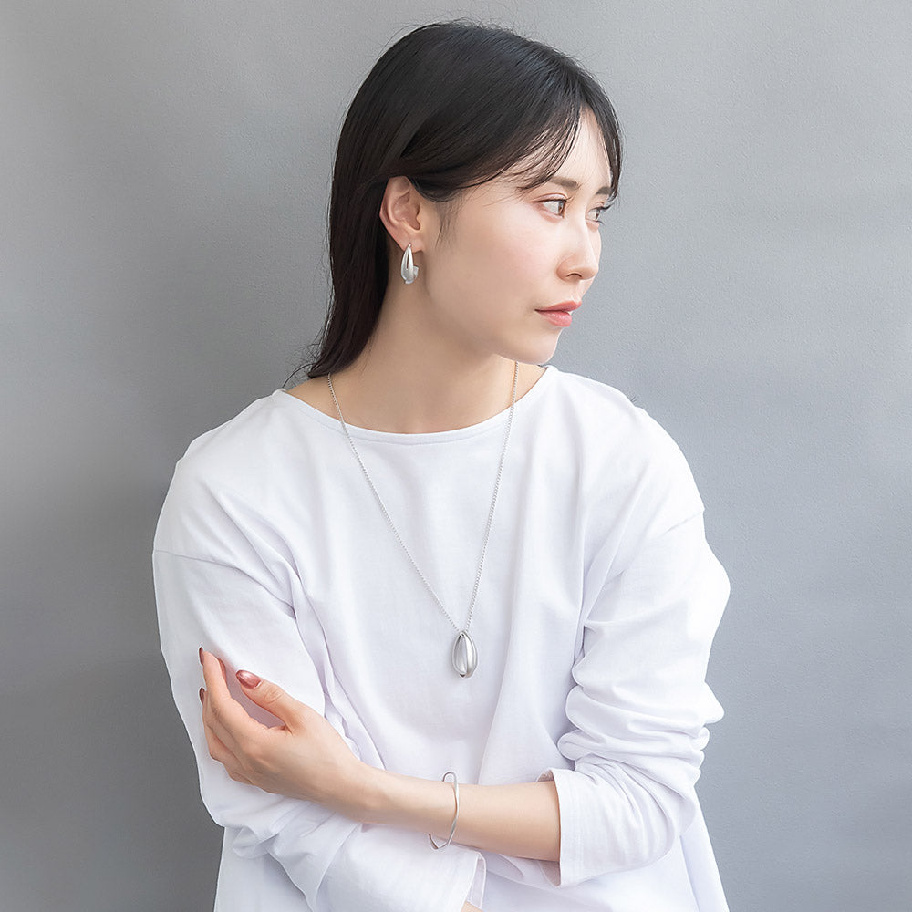 ピアス sable silver メタル J クロス ライン ドロップ C型 スタッドピアス