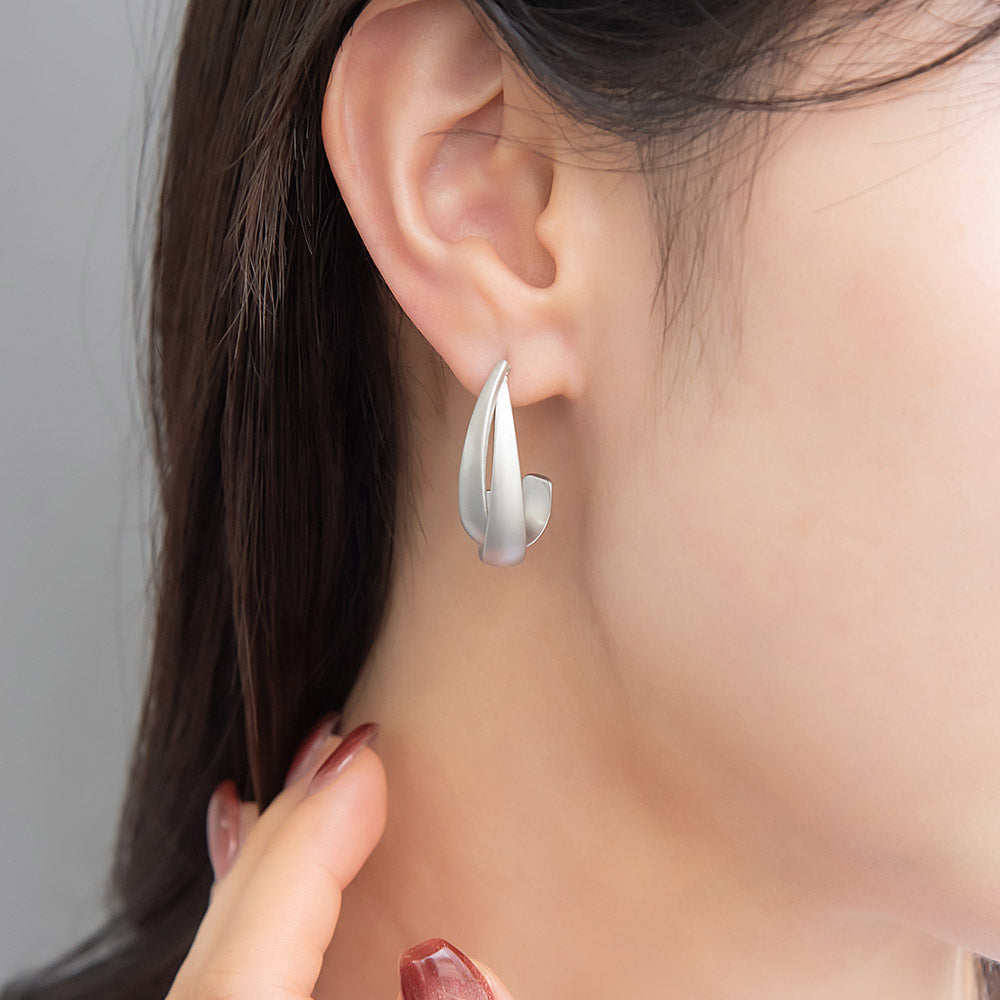 ピアス sable silver メタル J クロス ライン ドロップ C型 スタッドピアス