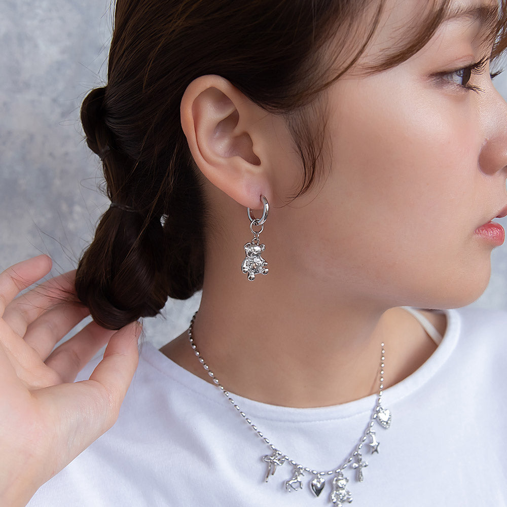 ピアス yura ニッケルフリー メタル チャーム クマ クロス ハート マーブル アシンメトリー チタンポスト ワンタッチ フープピアス