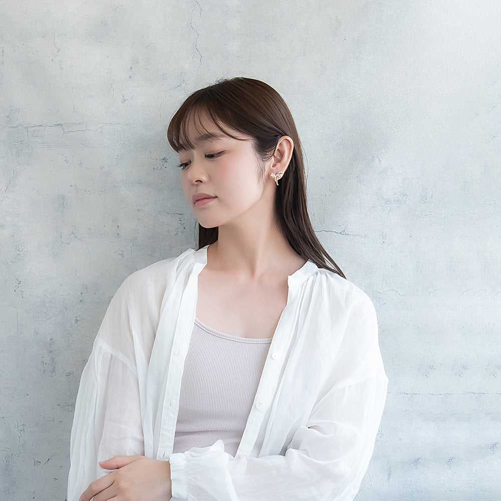 ピアス ニッケルフリー メタル キュービックジルコニア ドロップ リボン チタンポスト スタッドピアス