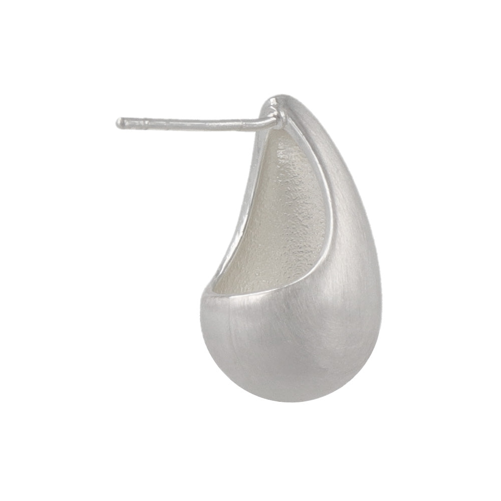 ピアス ニッケルフリー neige. メタル プレート ドロップ カーブ スタッドピアス