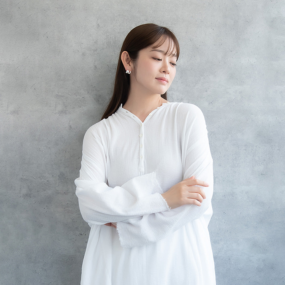 ピアス ニッケルフリー neige. メタル トリプル ライン カーブ C型 スタッドピアス