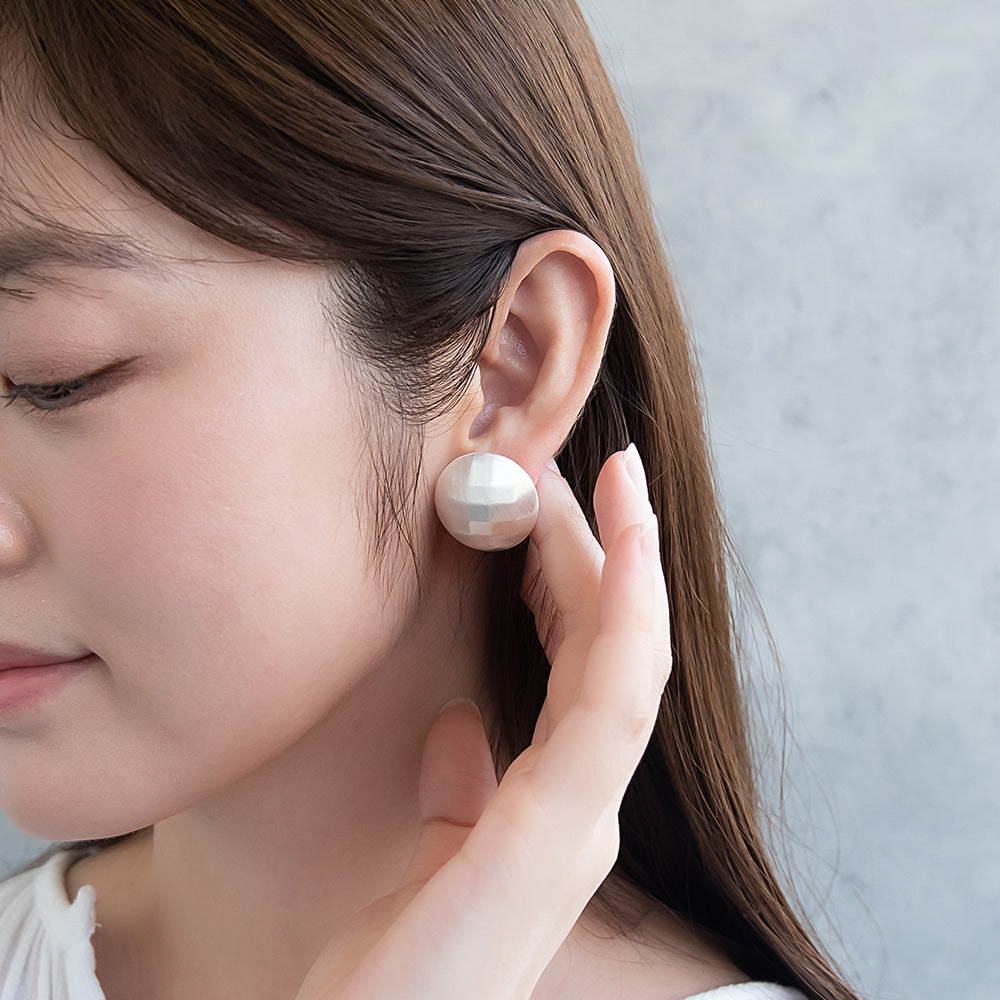ピアス ニッケルフリー neige. メタル ボタン風 サークル スクエアカット スタッドピアス