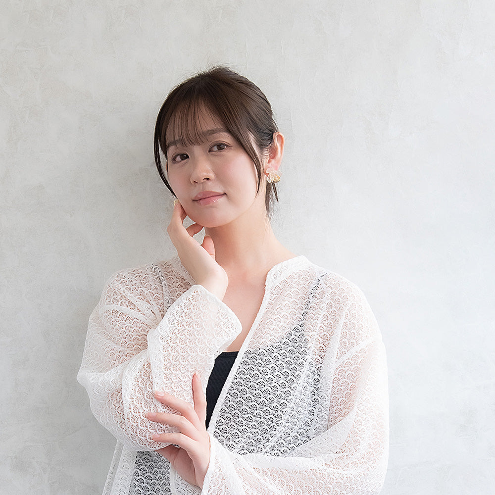 Classy ピアス ニッケルフリー メタル ワイヤー フラワー 半透明 ビッグ チタンポスト スタッドピアス