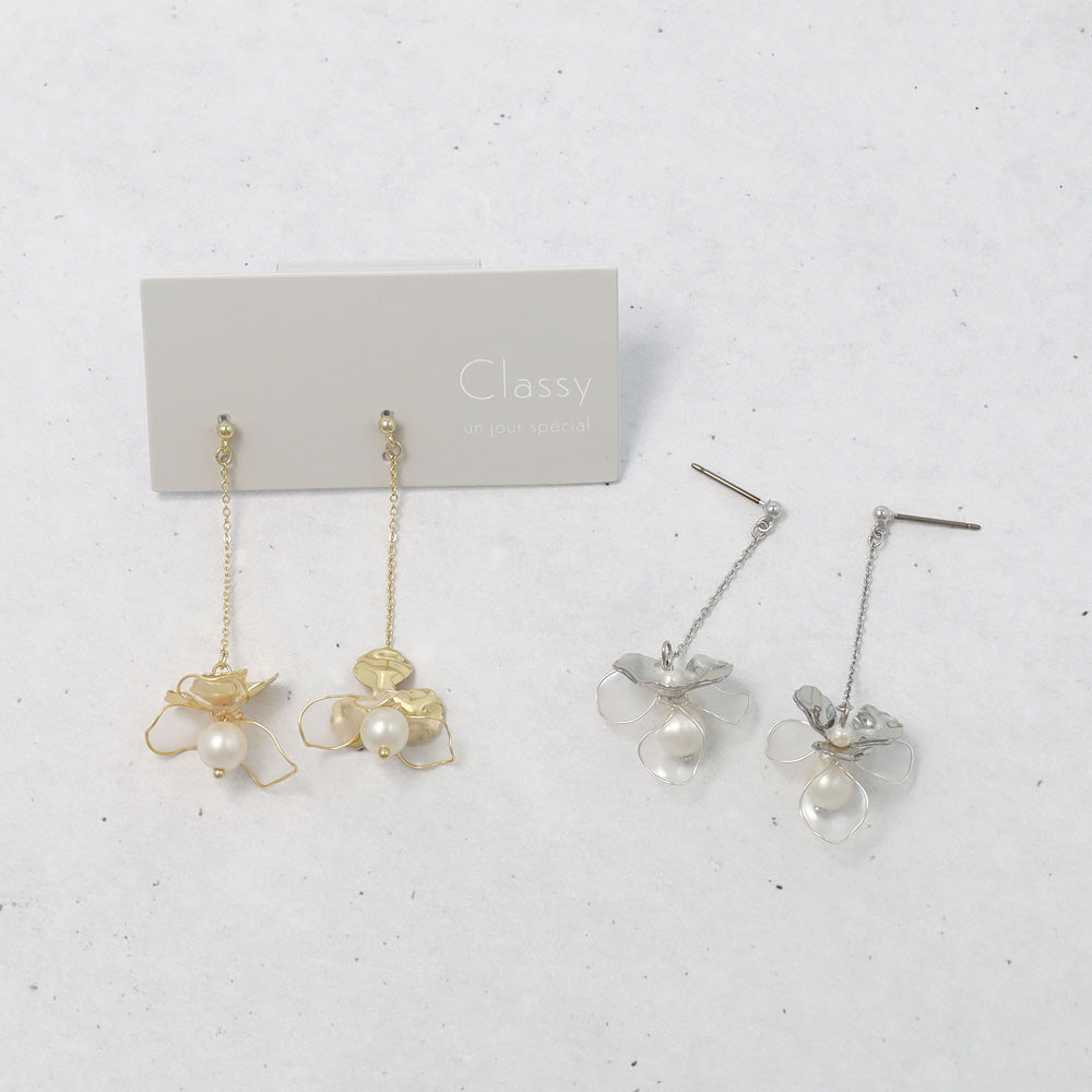 Classy ピアス ニッケルフリー メタル ワイヤー フラワー 半透明 パール チェーン 下がり チタンポスト スタッドピアス