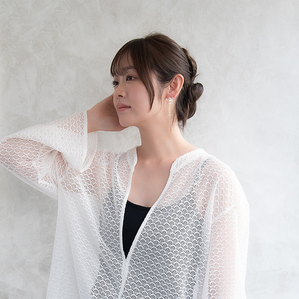 Classy ピアス ニッケルフリー メタル ワイヤー フラワー トリプル 半透明 パール チェーン 下がり チタンポスト スタッドピアス