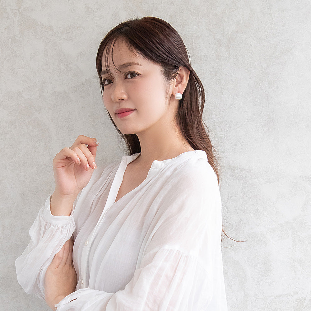 ピアス ニッケルフリー neige. レクタングル カーブ スタッドピアス