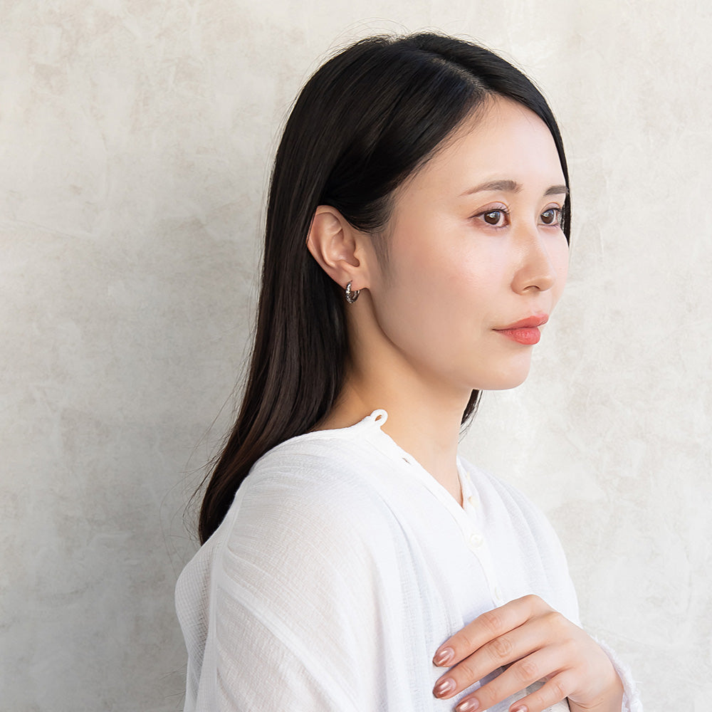 ピアス Awesome アラベスク模様 ステンレス ワンタッチ キャッチレス フープピアス