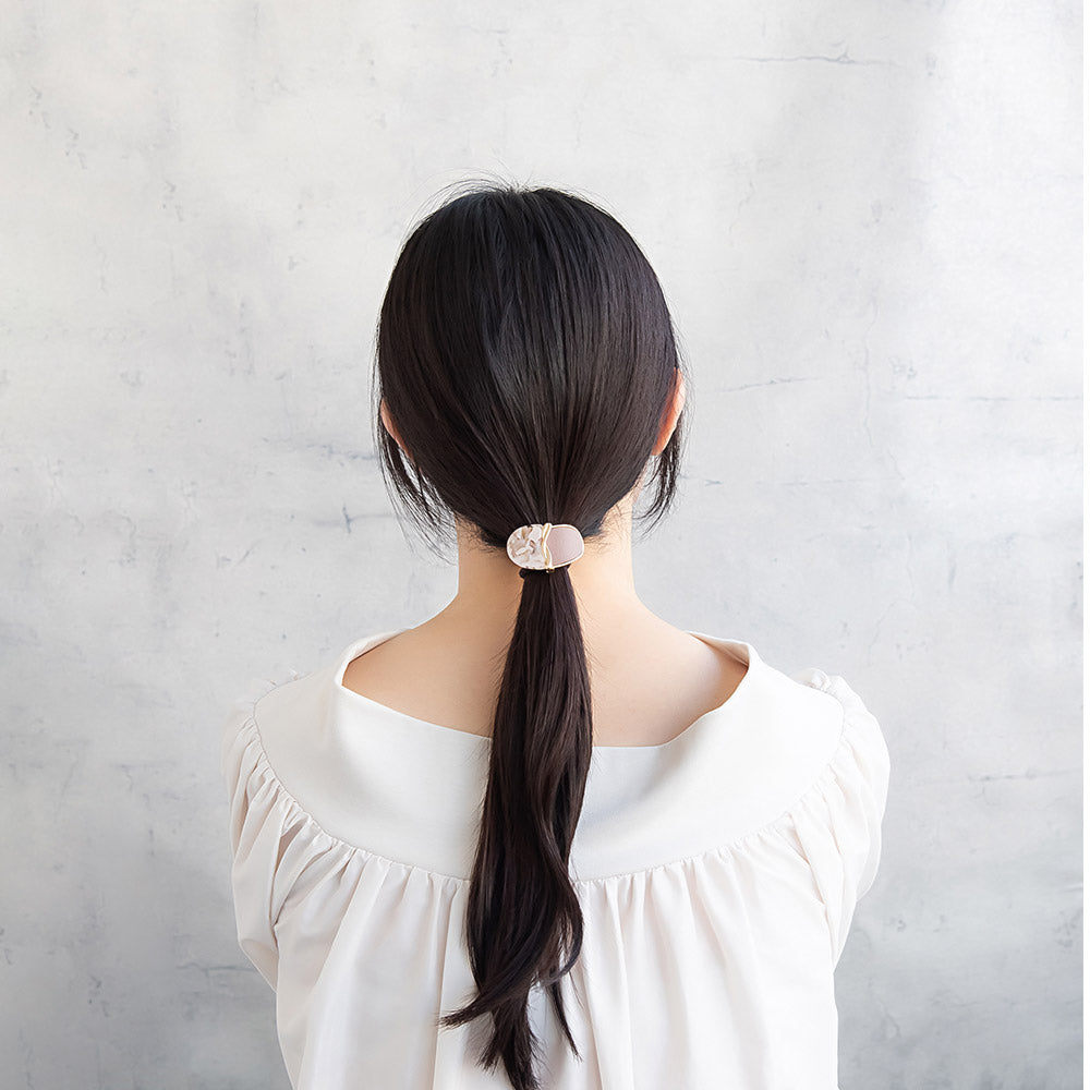 ヘアゴム tsukekae pony オーバル メタル センター クロス ツイスト マーブル フェイクレザー 合皮 ハーフ バイカラー ヘアゴム2本付き(ブラウン/ブラック)