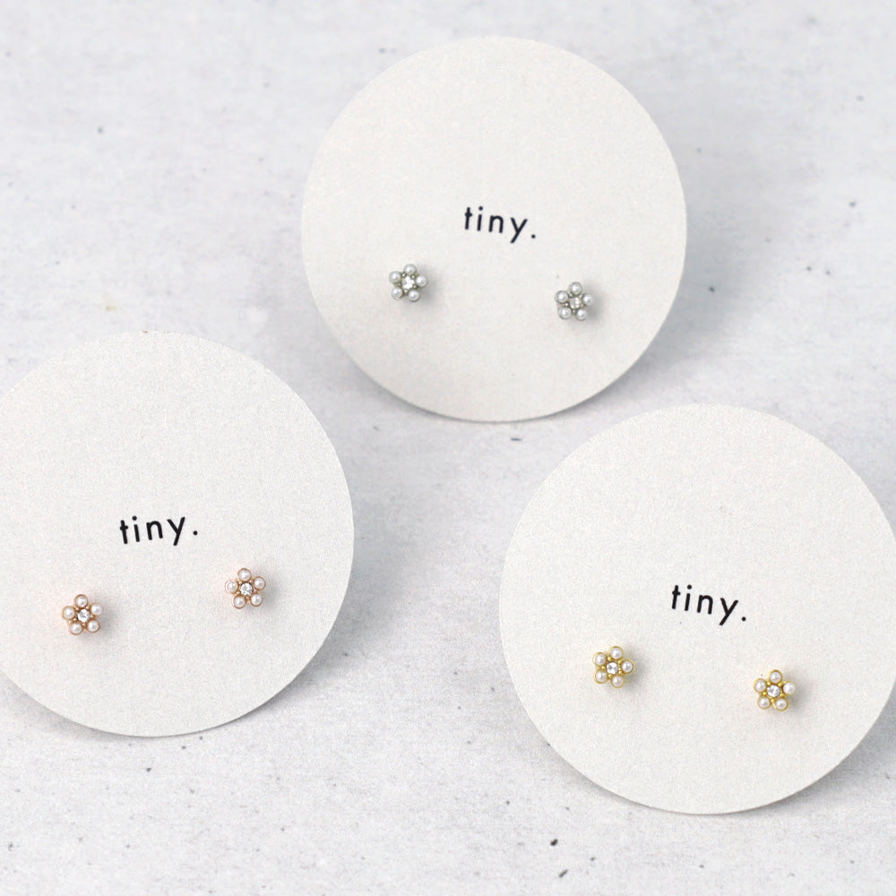 ピアス tiny. ニッケルフリー メタル ストーン パール フラワー 小粒 スタッドピアス