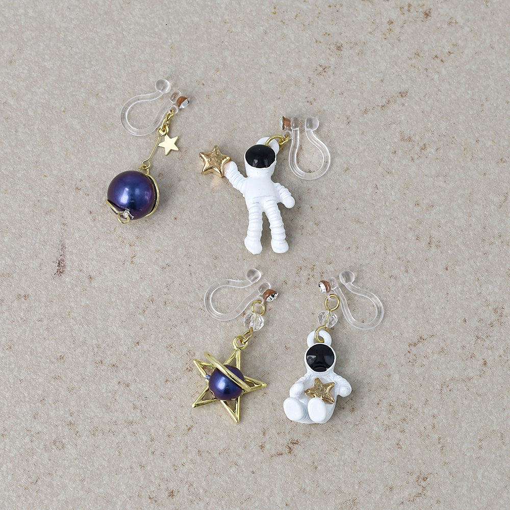 Merry・Ray ❦　ガラス　レジン　ノンホールピアス ノンホールピアス ニッケルフリー メタル 宇宙飛行士 星 惑星 宇宙