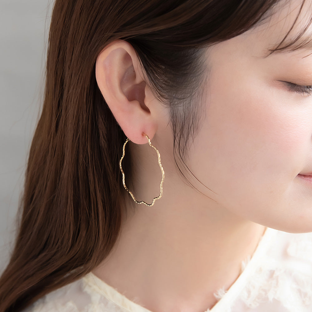 ピアス ニッケルフリー メタル ウエーブ フープピアス