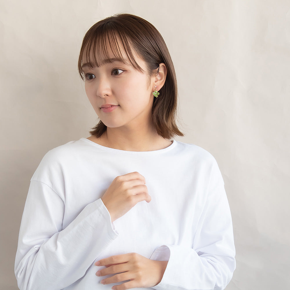 ノンホールピアス ニッケルフリー ワイヤーフラワー クローバー ストーン イヤリング 樹脂タイプ