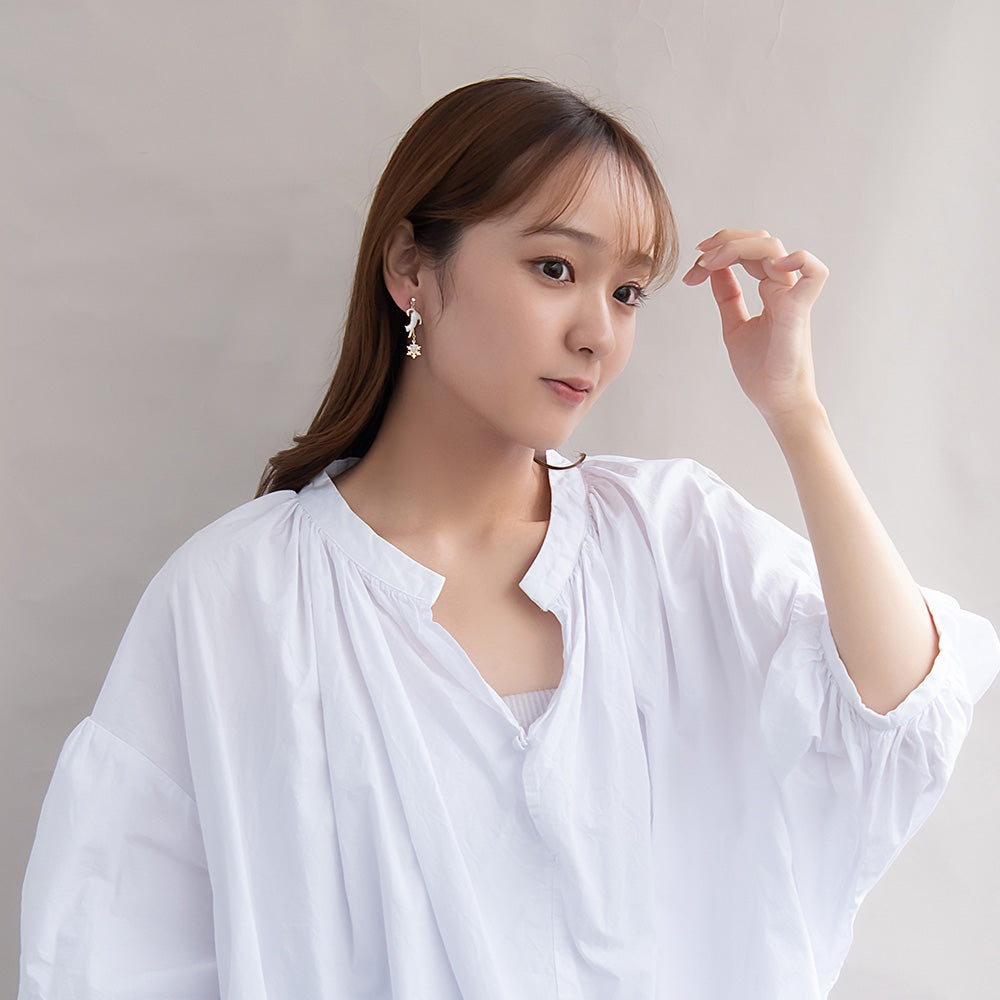 ノンホールピアス ニッケルフリー 猫 雪の結晶 イヤリング 樹脂タイプ