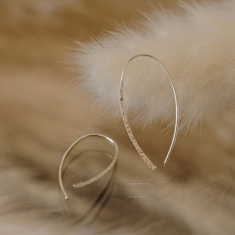 【elaia】ピアス Silver925 シルエットカーブ フックピアス オリジナルボックス/巾着付き