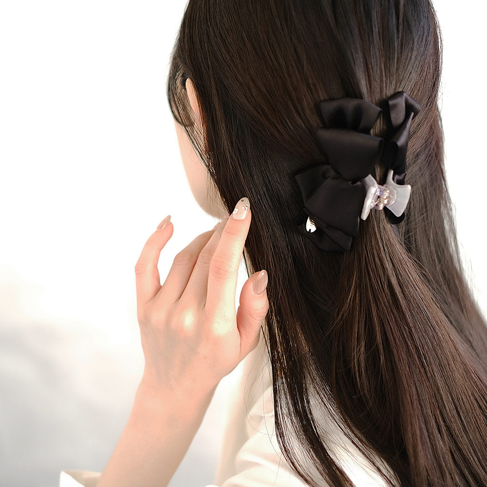 ヘアクリップ kati シルク フリル アシンメトリー リボン ロゴ入り プレート マーブルカラー ブラック バンスクリップ