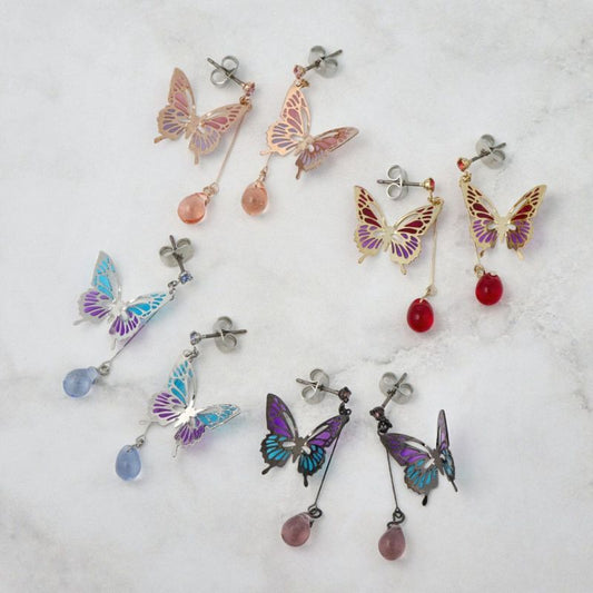 ピアス ニッケルフリー 透かし バタフライ 蝶 ストーン チタンポスト スタッドピアス