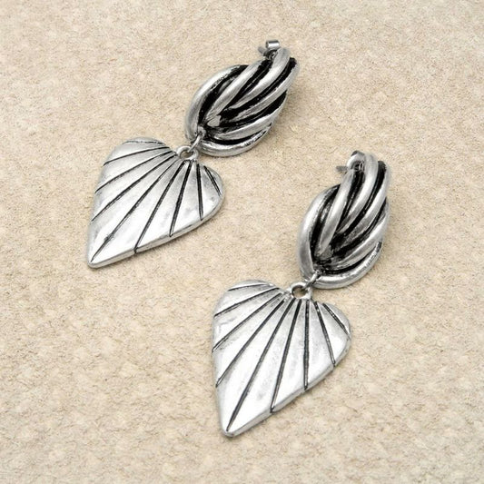 【LIMITED NUMBER】ピアス ニッケルフリー ハート チタンポスト スタッドピアス