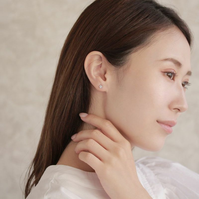 ピアス ニッケルフリー 4mm 1粒 キュービックジルコニア K18 18金ポスト スタッドピアス