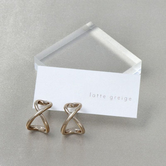 ピアス ラテグレージュ メビウス C型 スタッドピアス