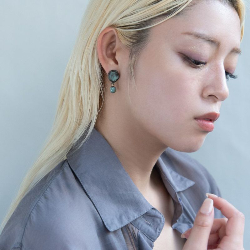 ブルー